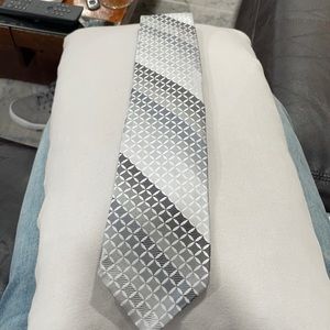 Silver Tie